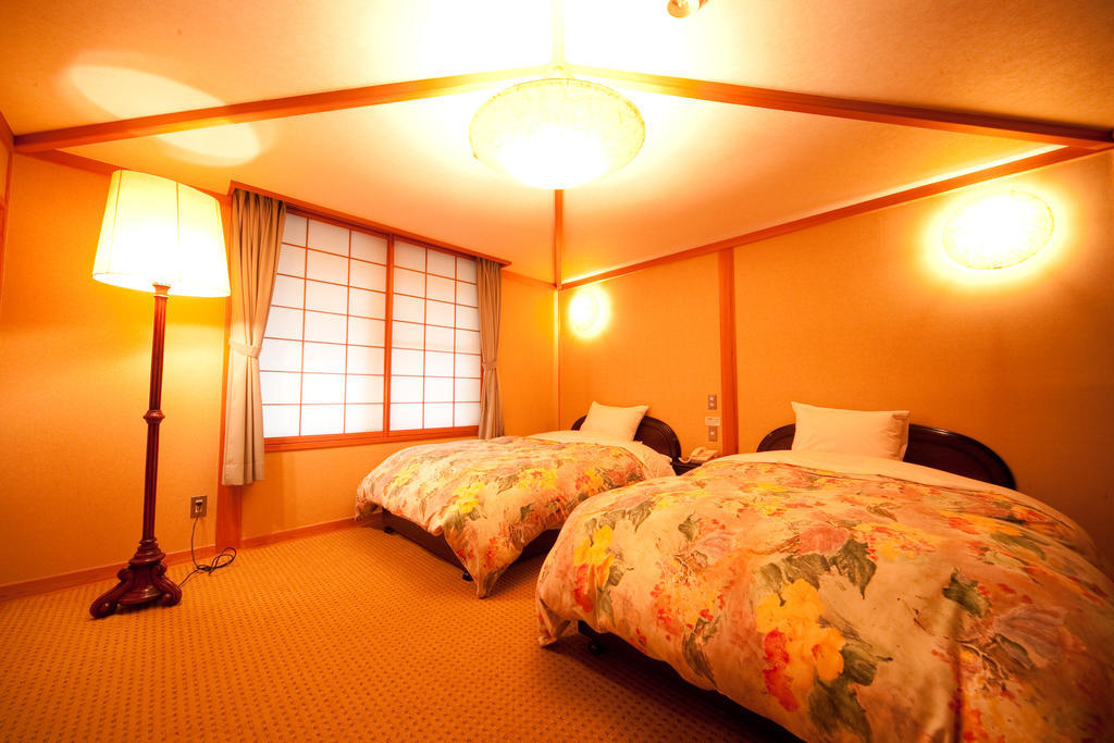 Hotel Ryotei Tanokura Yufu Exterior foto